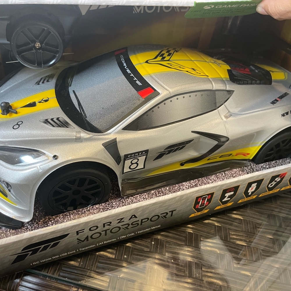 2020 Corvette RadioControl Car C8-RC USB Forza Motorsport Racing Collectible - Picture 4 of 16